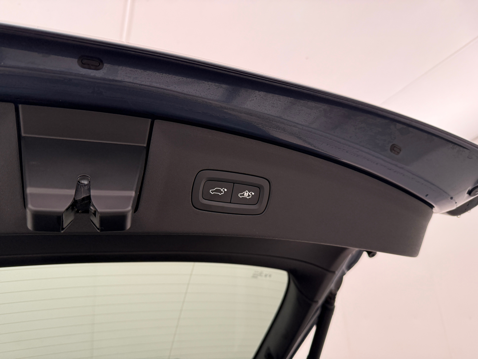 Blå Polestar 2 fra 2024