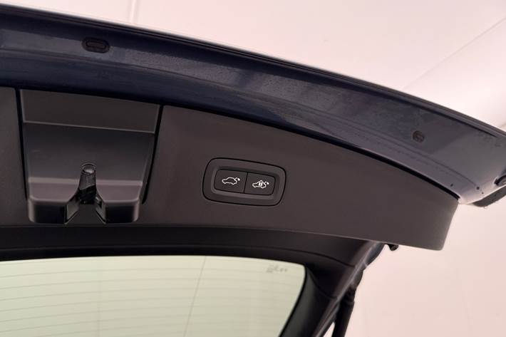 Blå Polestar 2 fra 2024