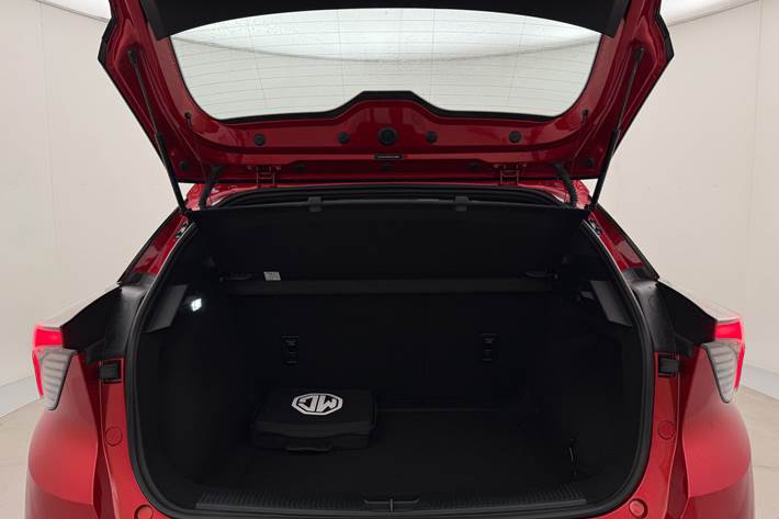 Rød MG MG4 Electric fra 2024 set indefra