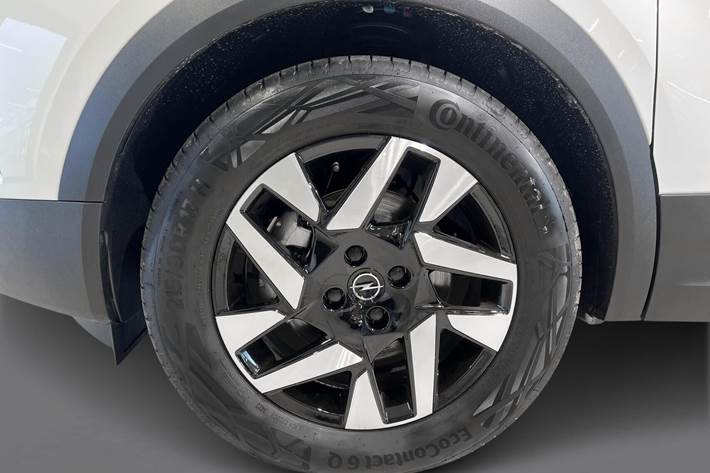 Hvid Opel Mokka-e fra 2024