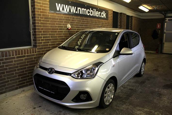 Sølv Hyundai i10 fra 2016
