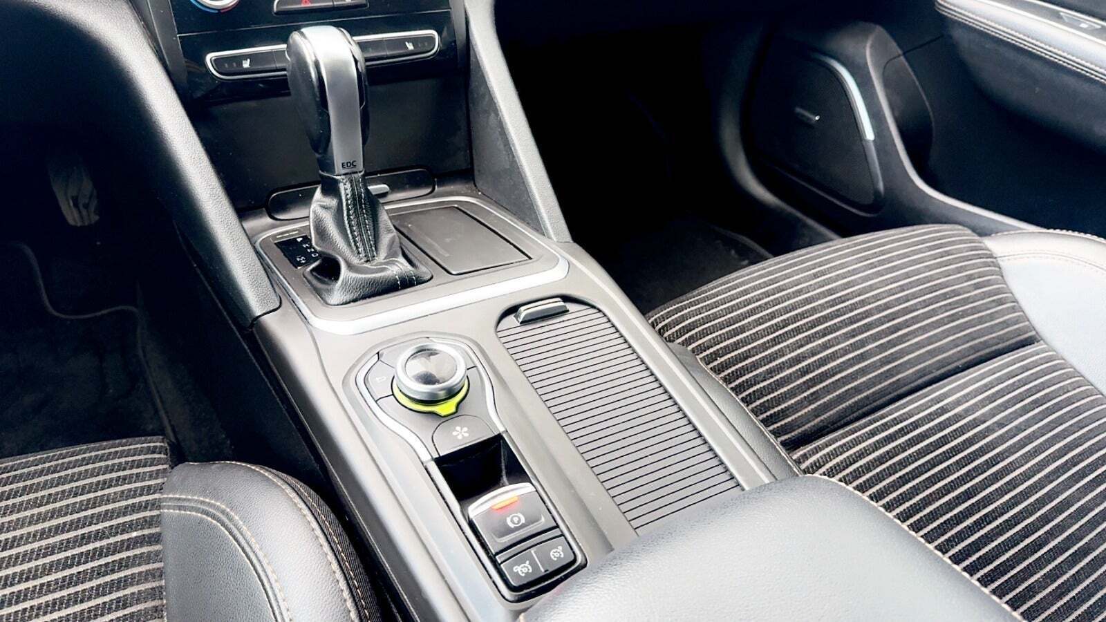 undefined Renault Talisman fra 2016 set indefra