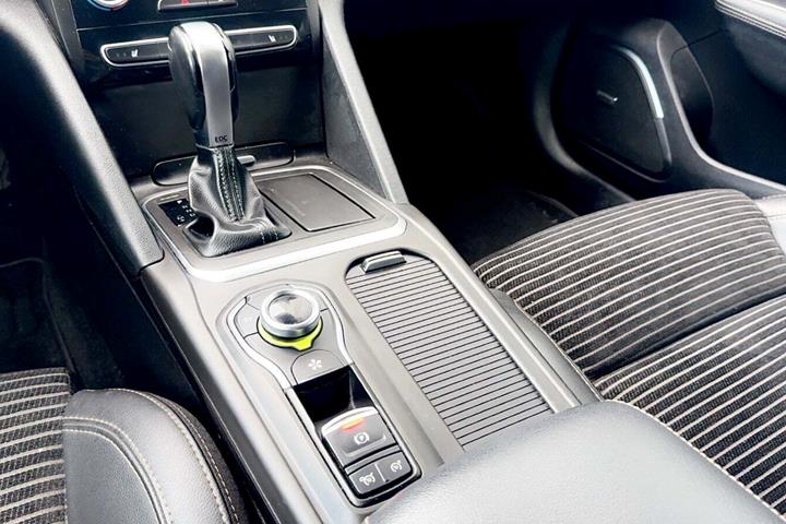 undefined Renault Talisman fra 2016 set indefra