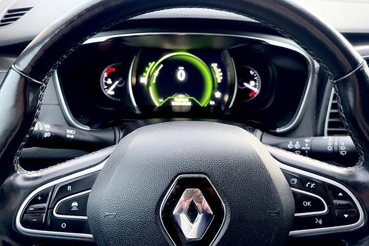 undefined Renault Talisman fra 2016 set indefra