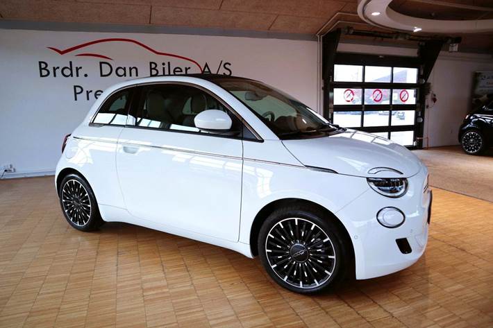Hvid Fiat 500e fra 2023