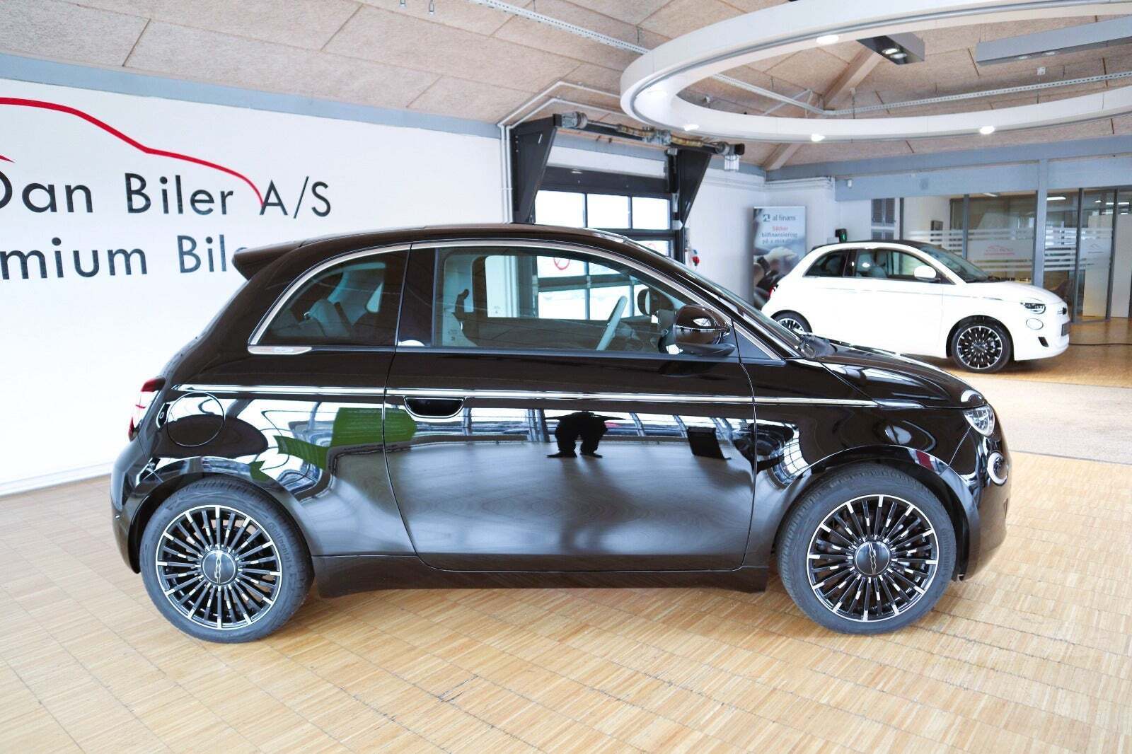 Fiat 500e 42 la Prima by Bocelli