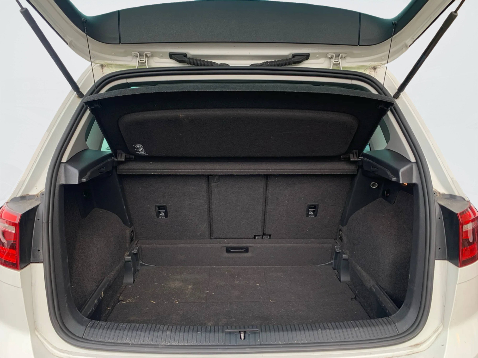 Hvid VW Golf Sportsvan fra 2017