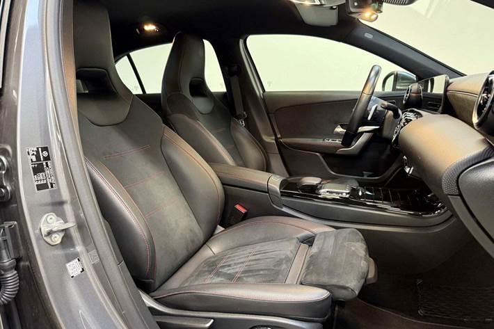 Grå Mercedes A220 d fra 2020