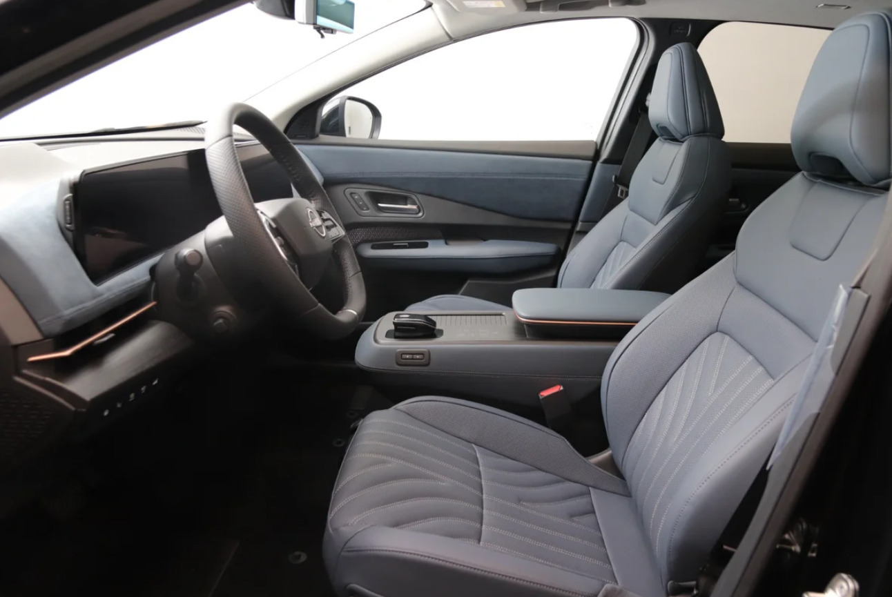 Sort Nissan Ariya fra 2025