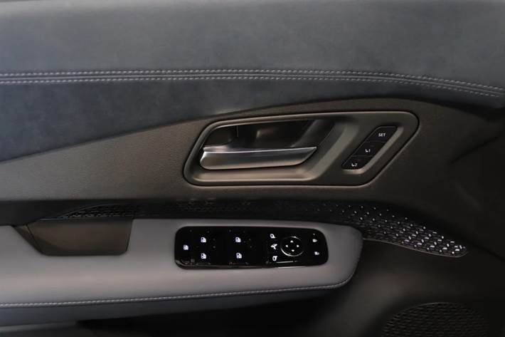 Sort Nissan Ariya fra 2025