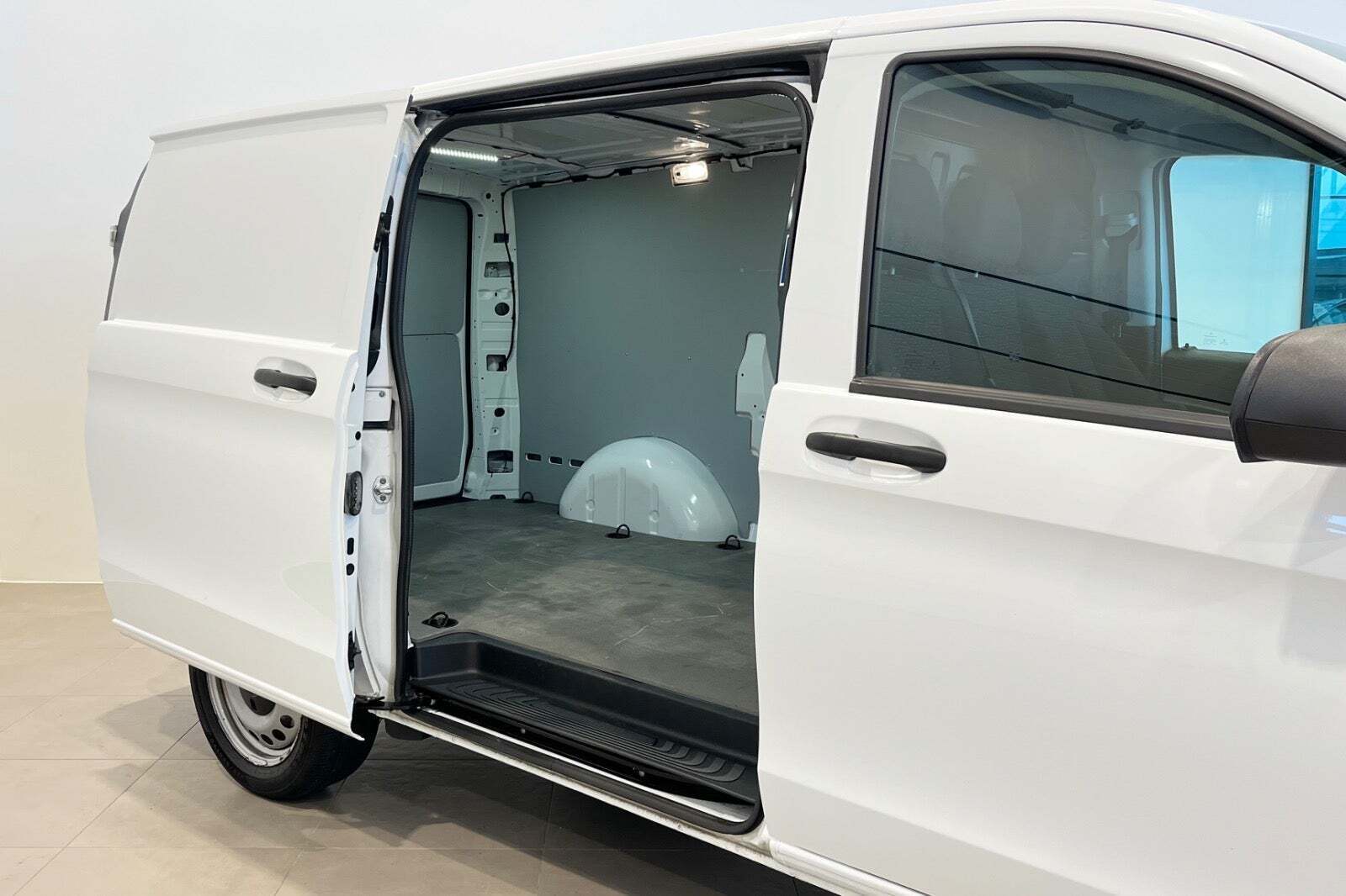 Mercedes Vito 114 2,0 CDi Kassevogn aut. L RWD