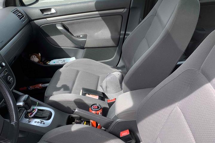 Sort VW Golf fra 2004