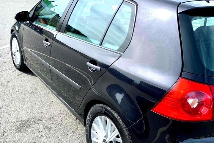 Sort VW Golf fra 2004