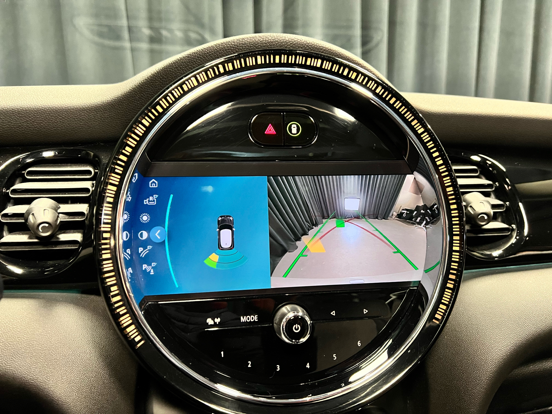 Grå Mini Cooper fra 2022