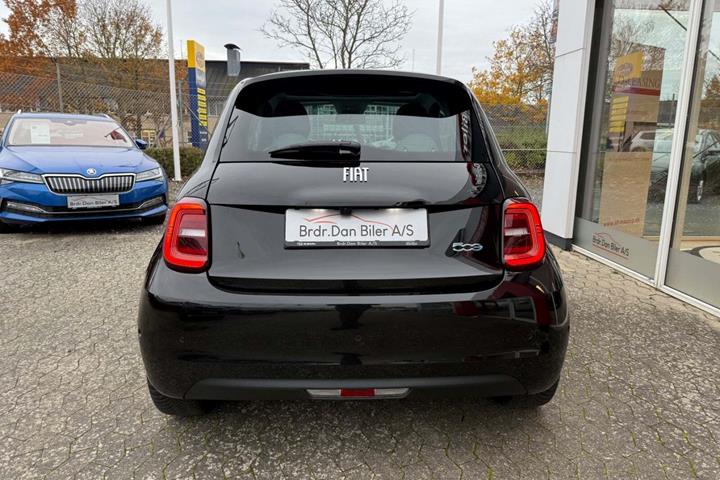 Sort Fiat 500e fra 2023