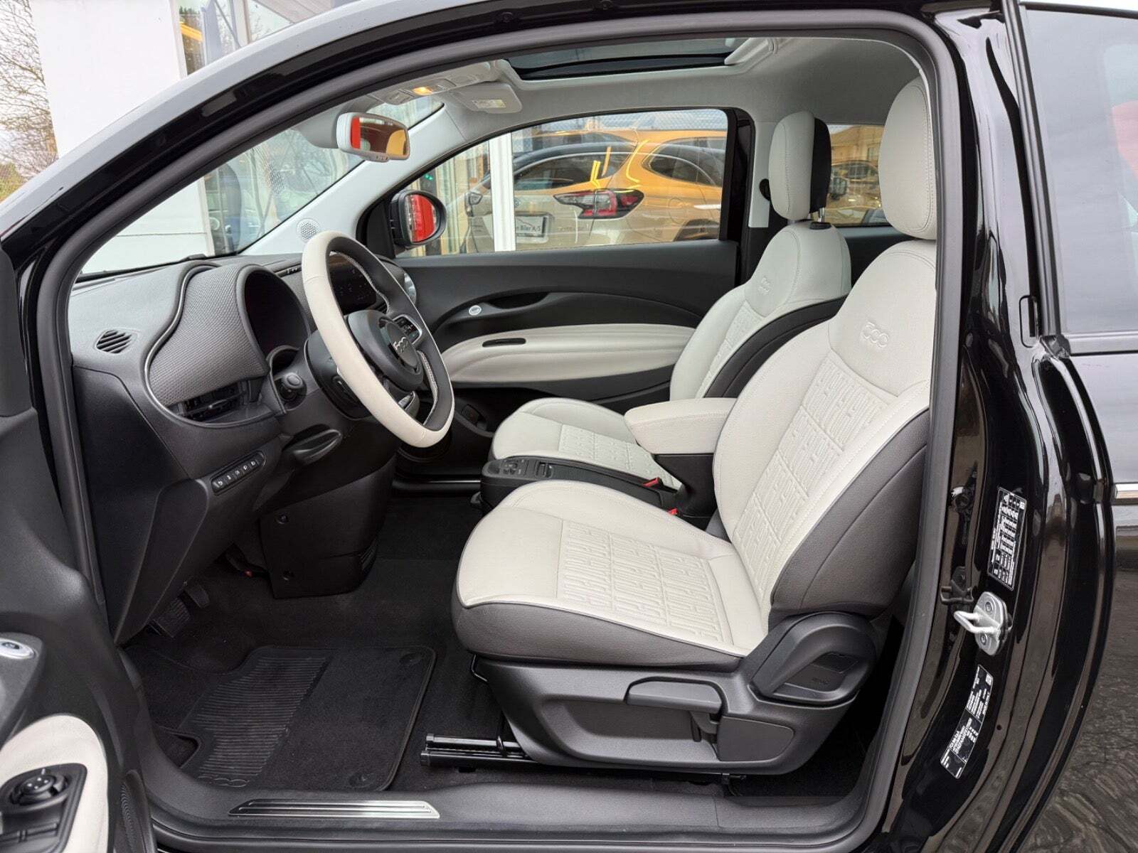 Fiat 500e 42 kWh, 118hp, 2023