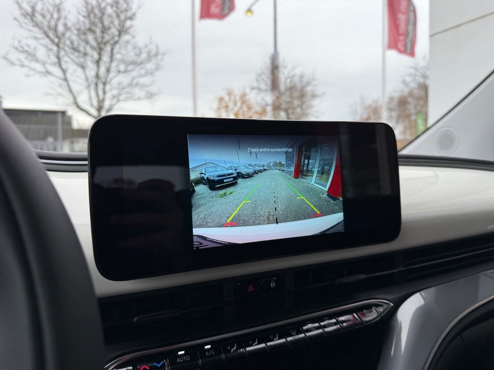 Hvid Fiat 500e fra 2023