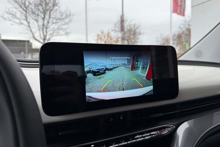 Hvid Fiat 500e fra 2023