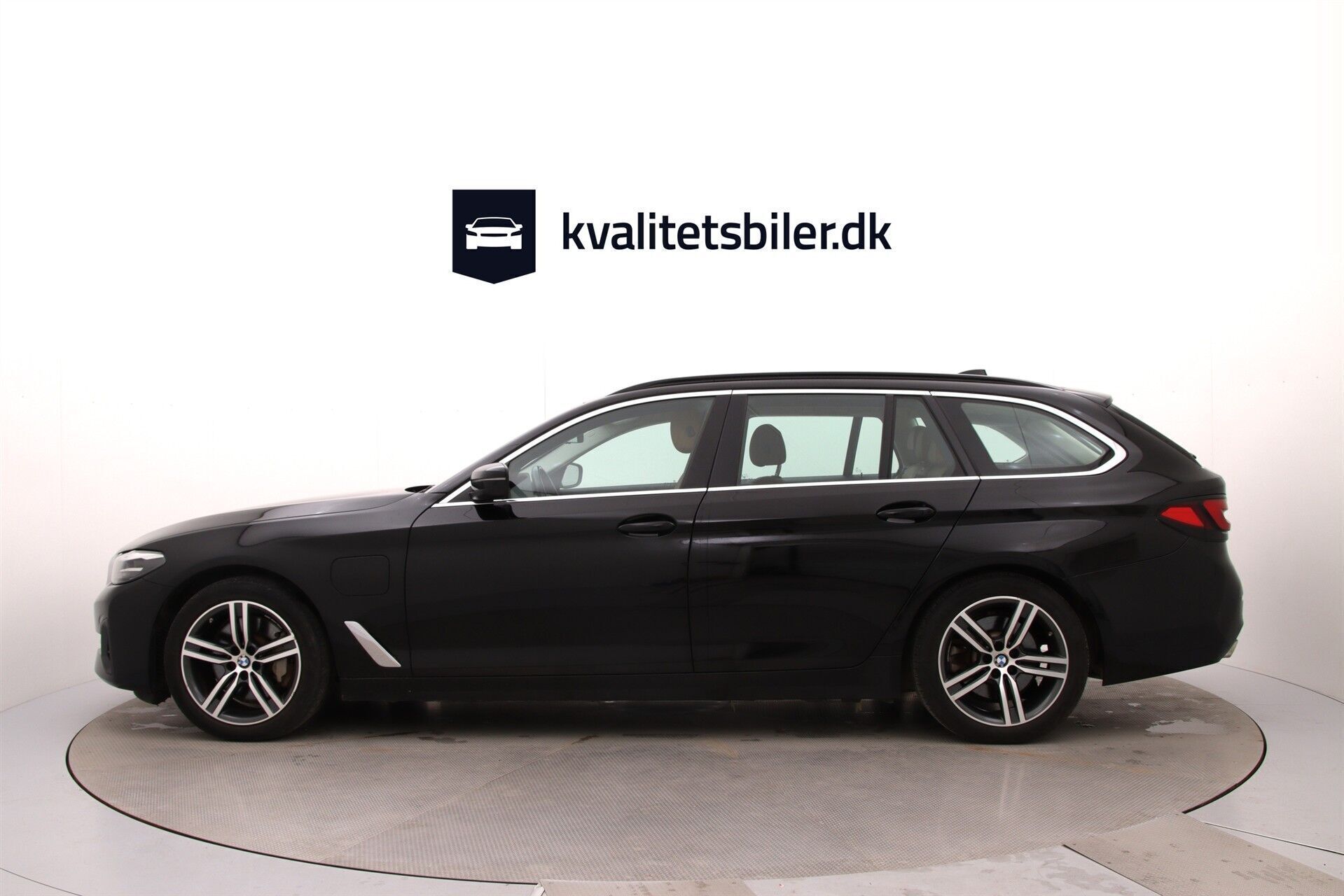 BMW 530e 2,0 Touring Plugin-hybrid Sport Line Steptronic 293HK Stc 8g Aut.