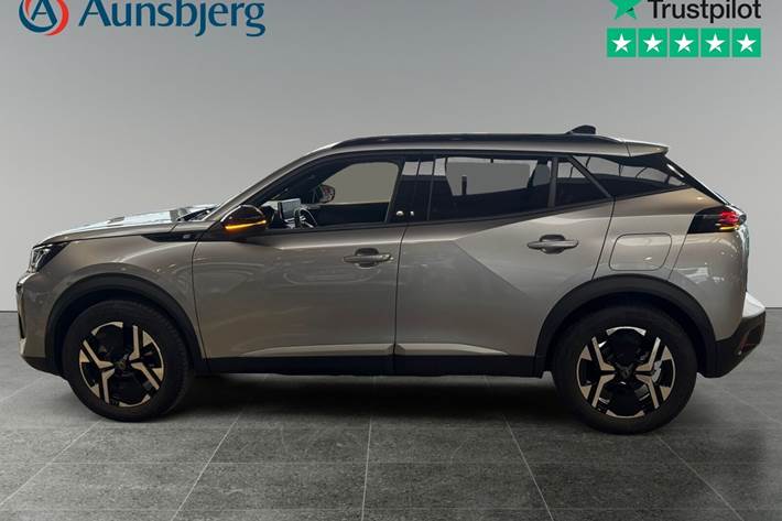 Grå Peugeot e-2008 fra 2023