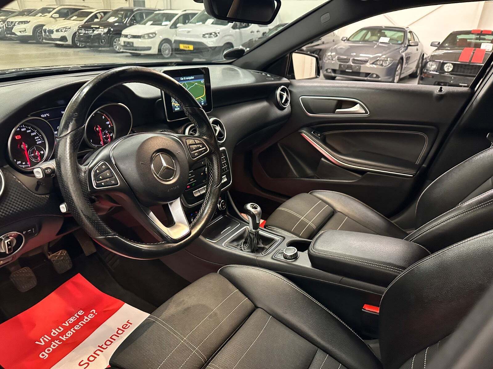 Sort Mercedes A180 d fra 2016