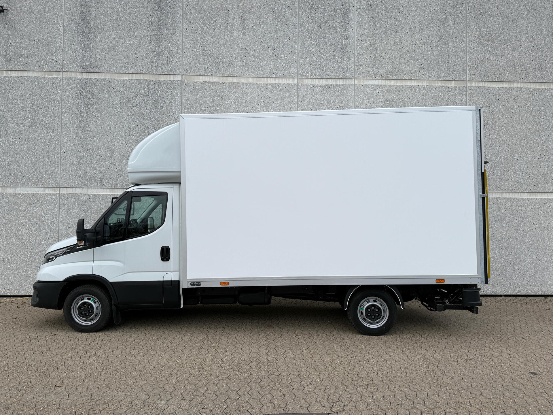 Iveco Daily 3,0 35S18 4100mm D 180HK Ladv./Chas. 8g Aut.
