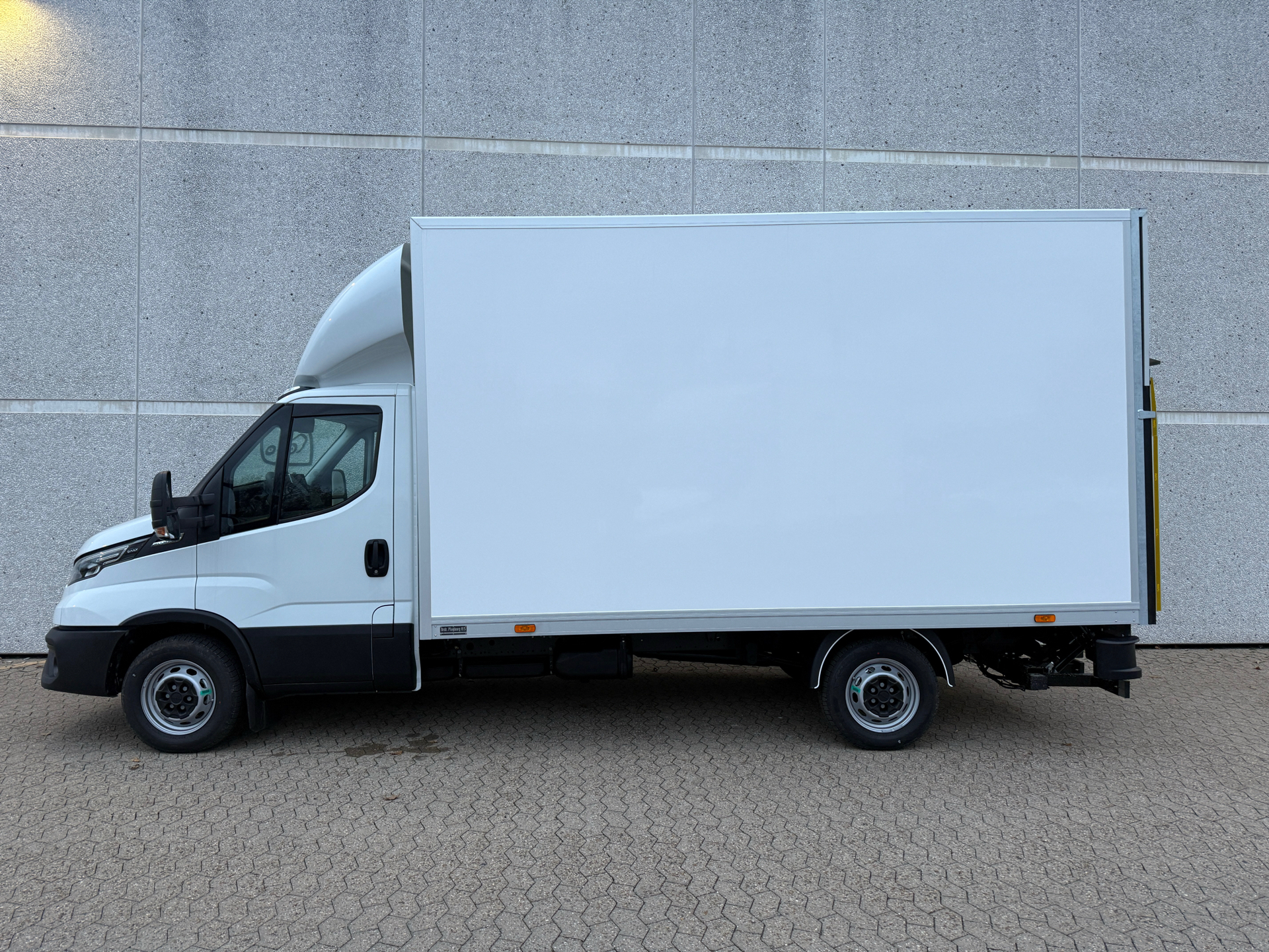 Iveco Daily 3,0 35S18 4100mm D 180HK Ladv./Chas. 8g Aut.
