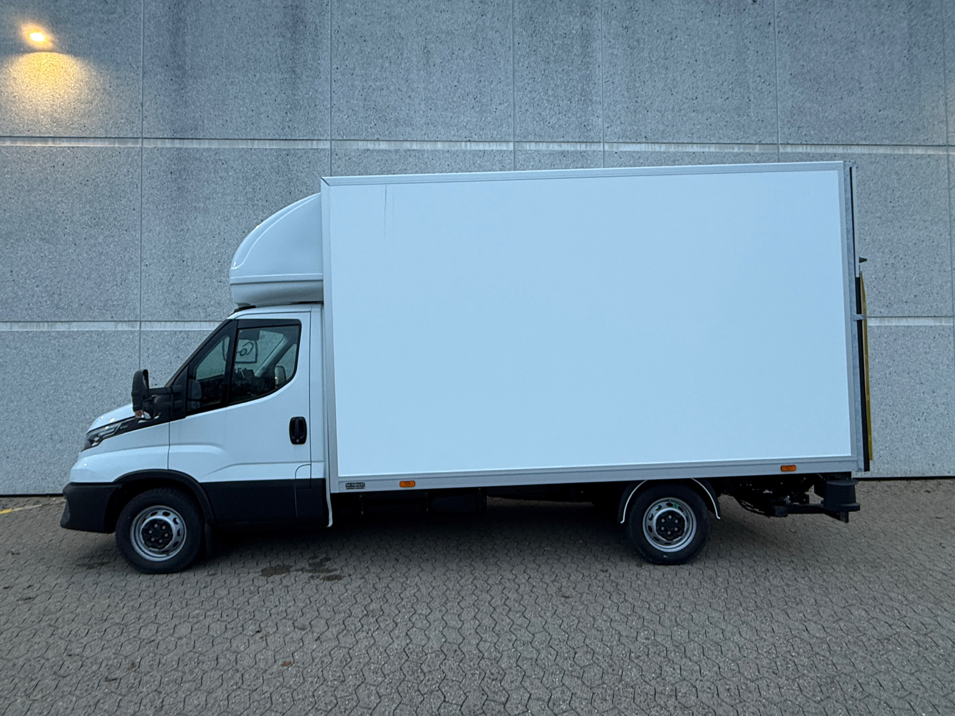 Iveco Daily 3,0 35S18 4100mm D 180HK Ladv./Chas. 8g Aut.