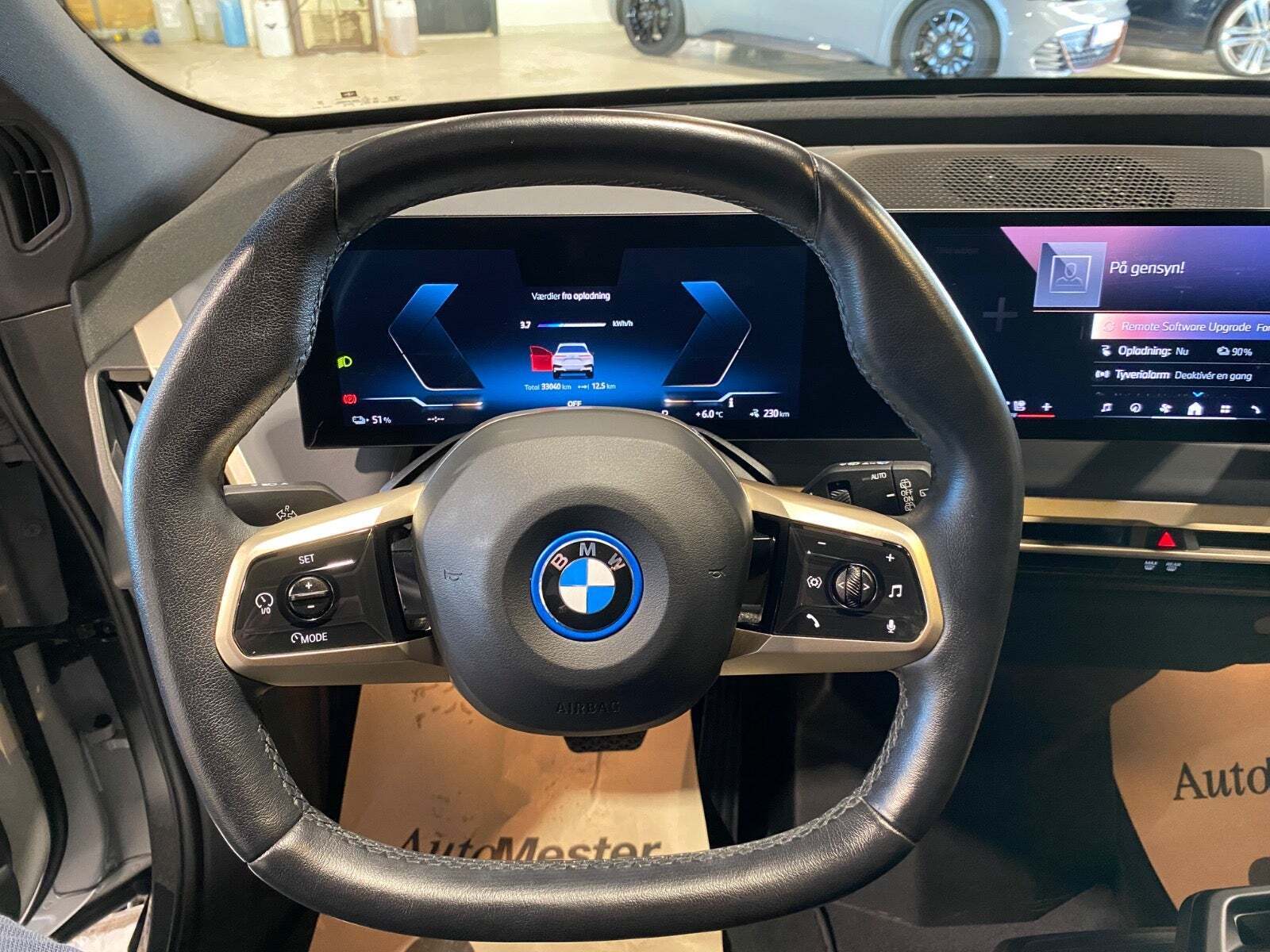 Hvid BMW iX fra 2023
