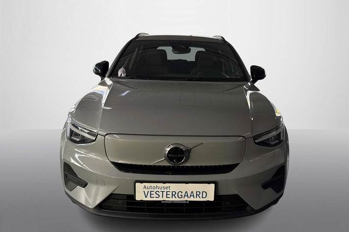 Grå Volvo EX40 fra 2025