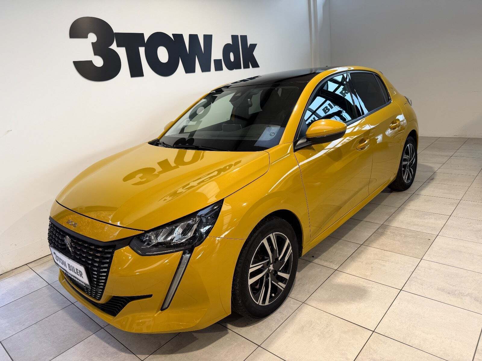 Gul Peugeot 208 fra 2020 set udefra
