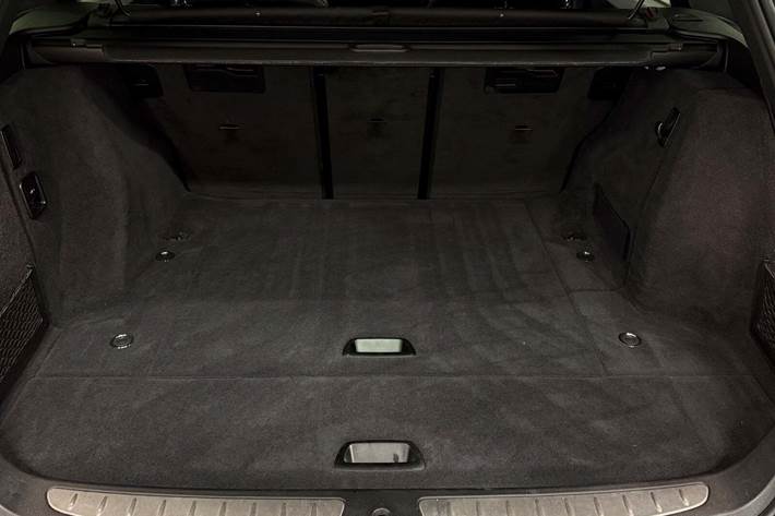 Grå BMW 330d fra 2018