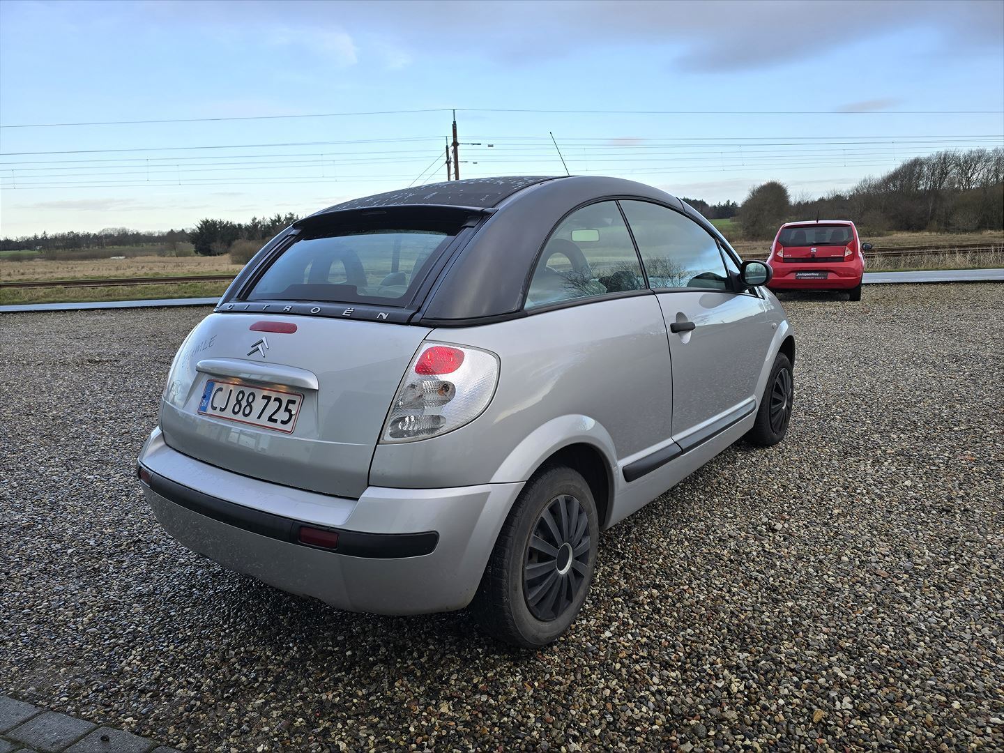 Sølv Citroën C3 Pluriel fra 2004 set udefra
