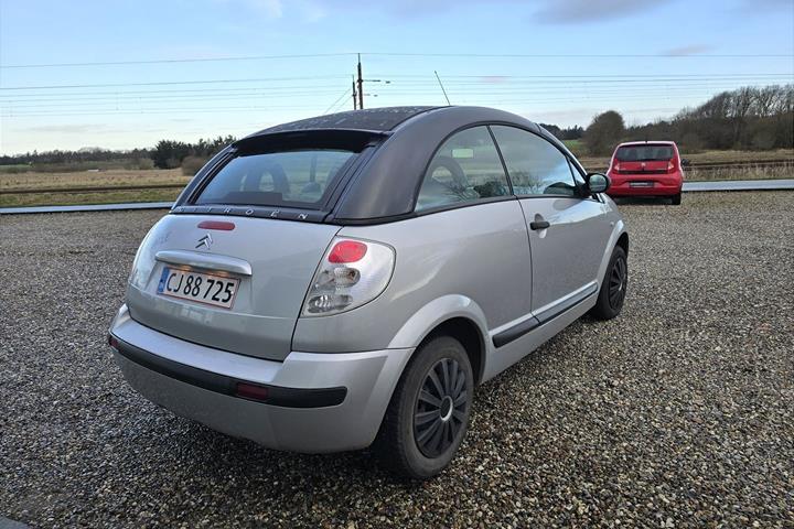 Sølv Citroën C3 Pluriel fra 2004 set udefra