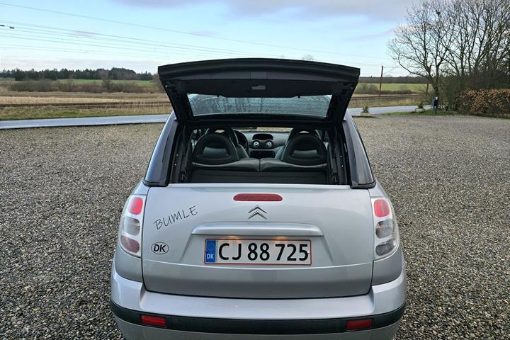 Sølv Citroën C3 Pluriel fra 2004 set udefra