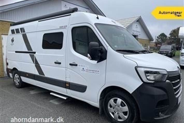 Hvid Ahorn VAN fra 2024 set udefra