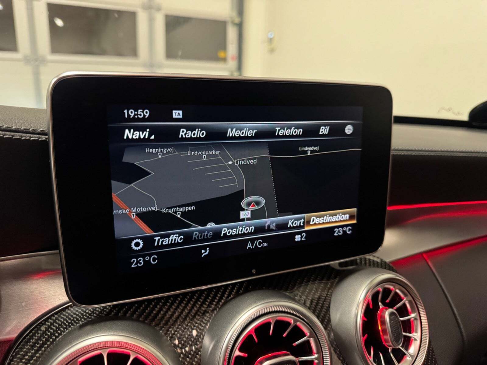 Grå Mercedes C43 fra 2016