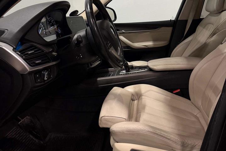 Brun BMW X5 fra 2013
