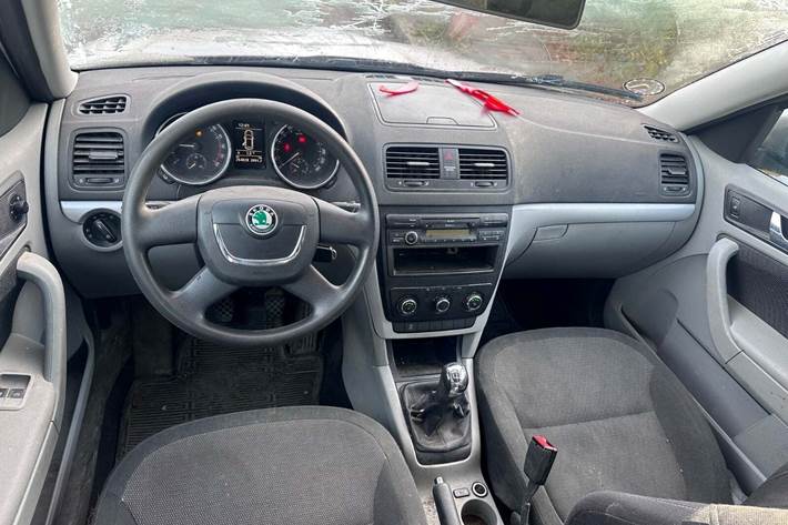 undefined Skoda Yeti fra 2010 set indefra