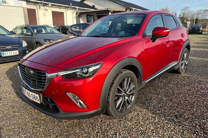 Rød Mazda CX-3 fra 2017 set udefra
