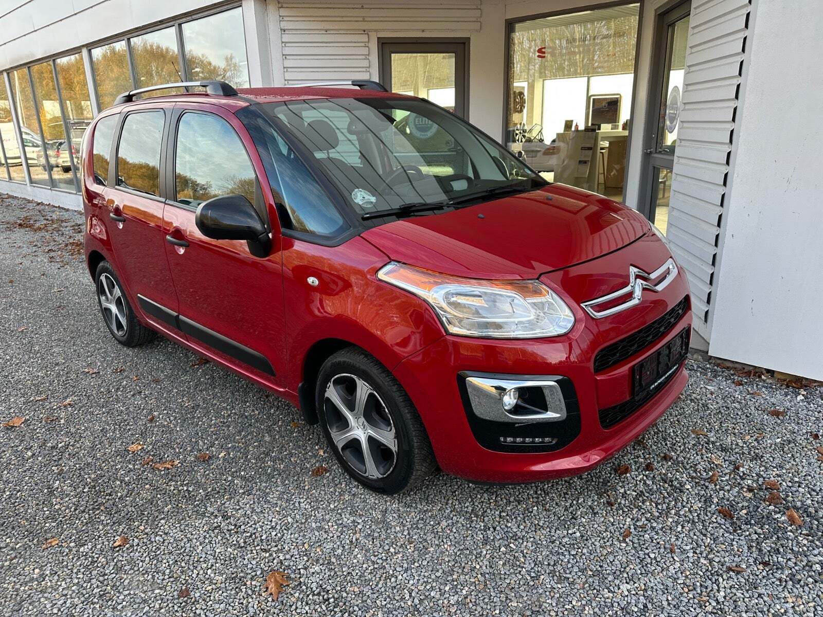 Rød Citroën C3 Picasso fra 2016