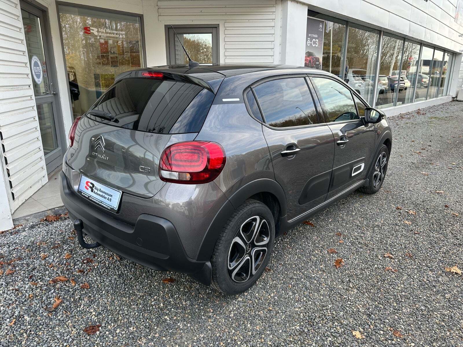 Grå Citroën C3 fra 2023