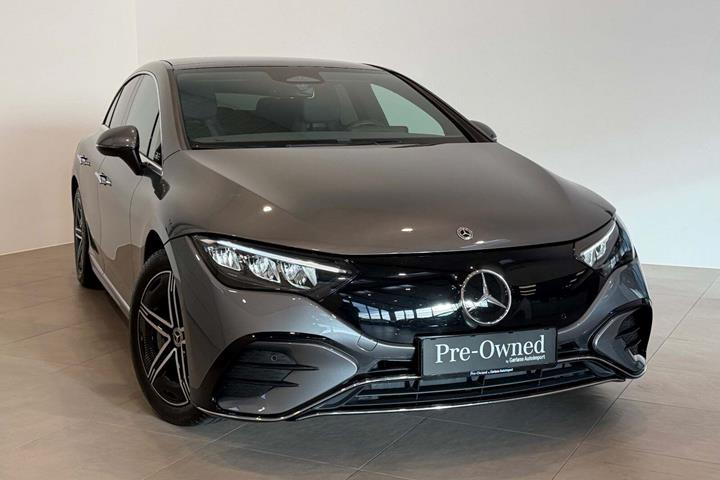 Grå Mercedes EQE300 fra 2023