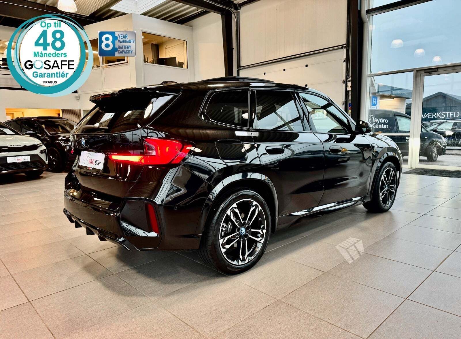 Sort BMW iX1 fra 2024