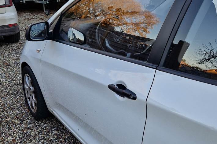 Hvid Kia Picanto fra 2014