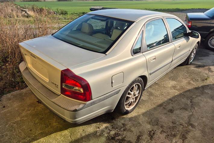 Beige Volvo S80 fra 2001