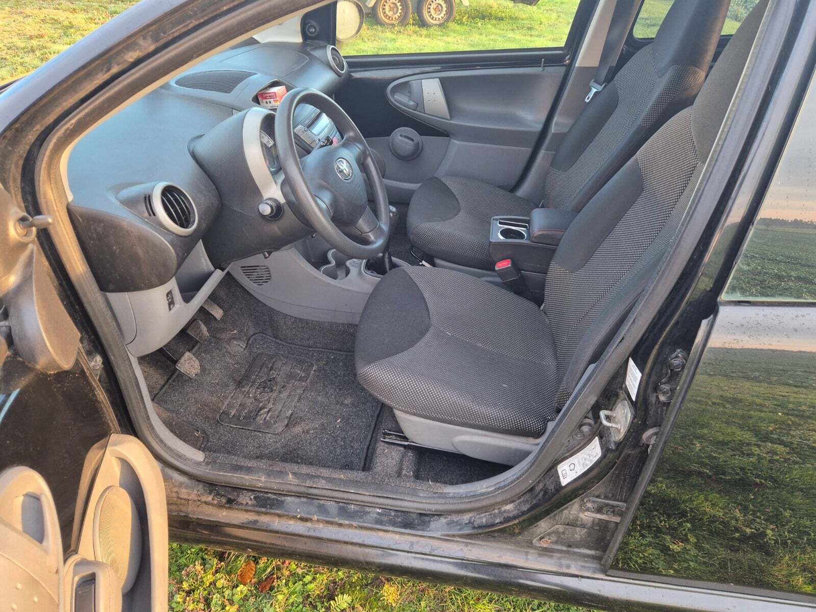 Sort Toyota Aygo fra 2011