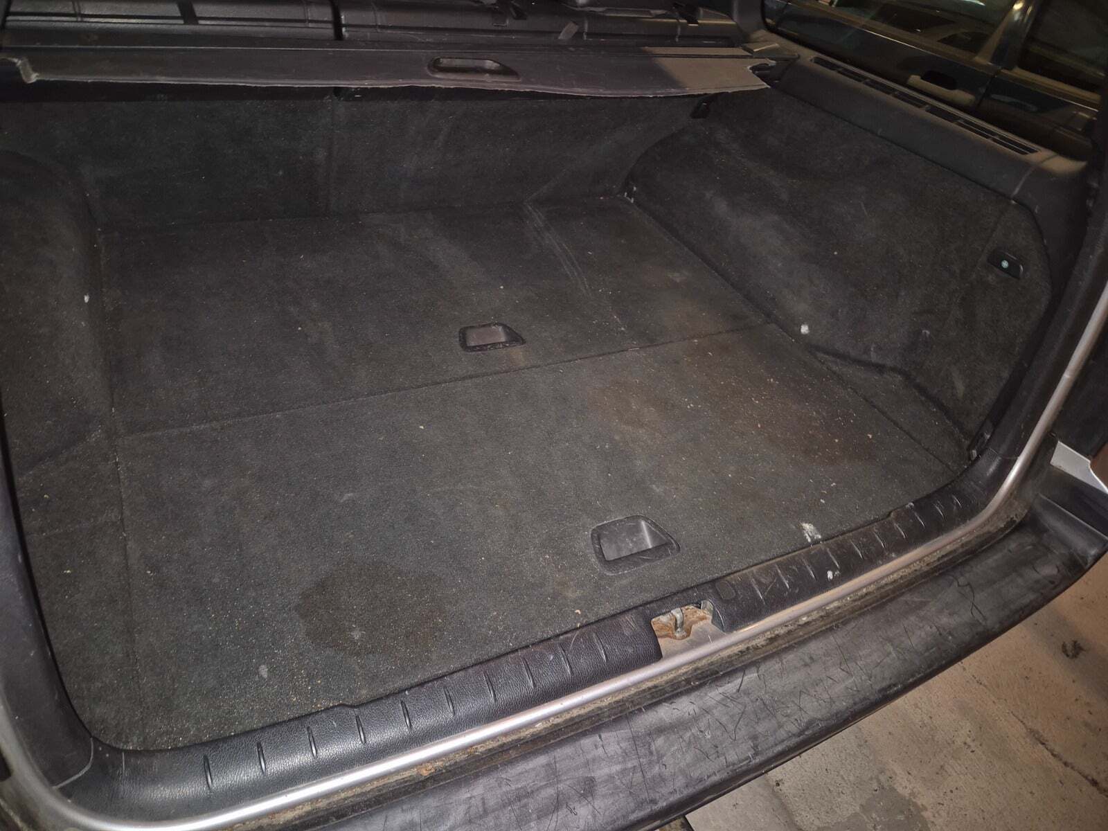 Grå Volvo V70 fra 2002