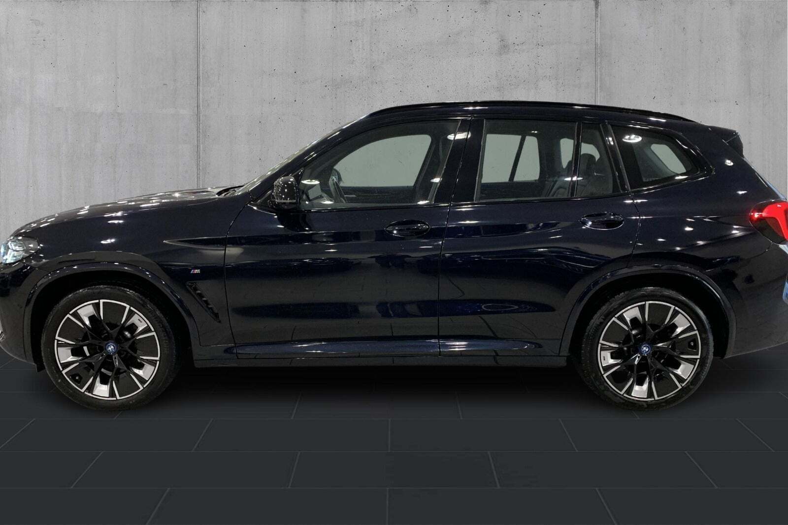 BMW iX3 Charged Plus M-Sport