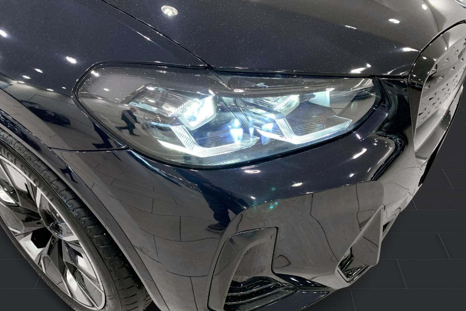 Sort BMW iX3 fra 2023